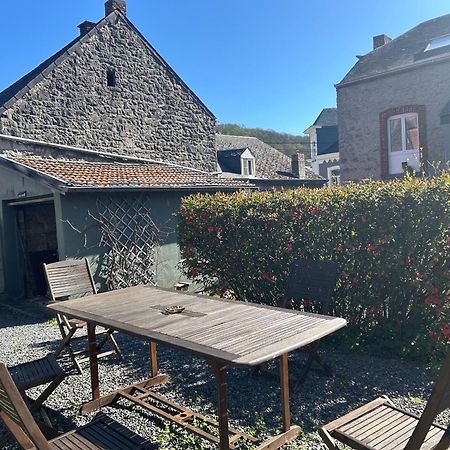 Apartamento 2Pas2Meuse Waulsort Exterior foto