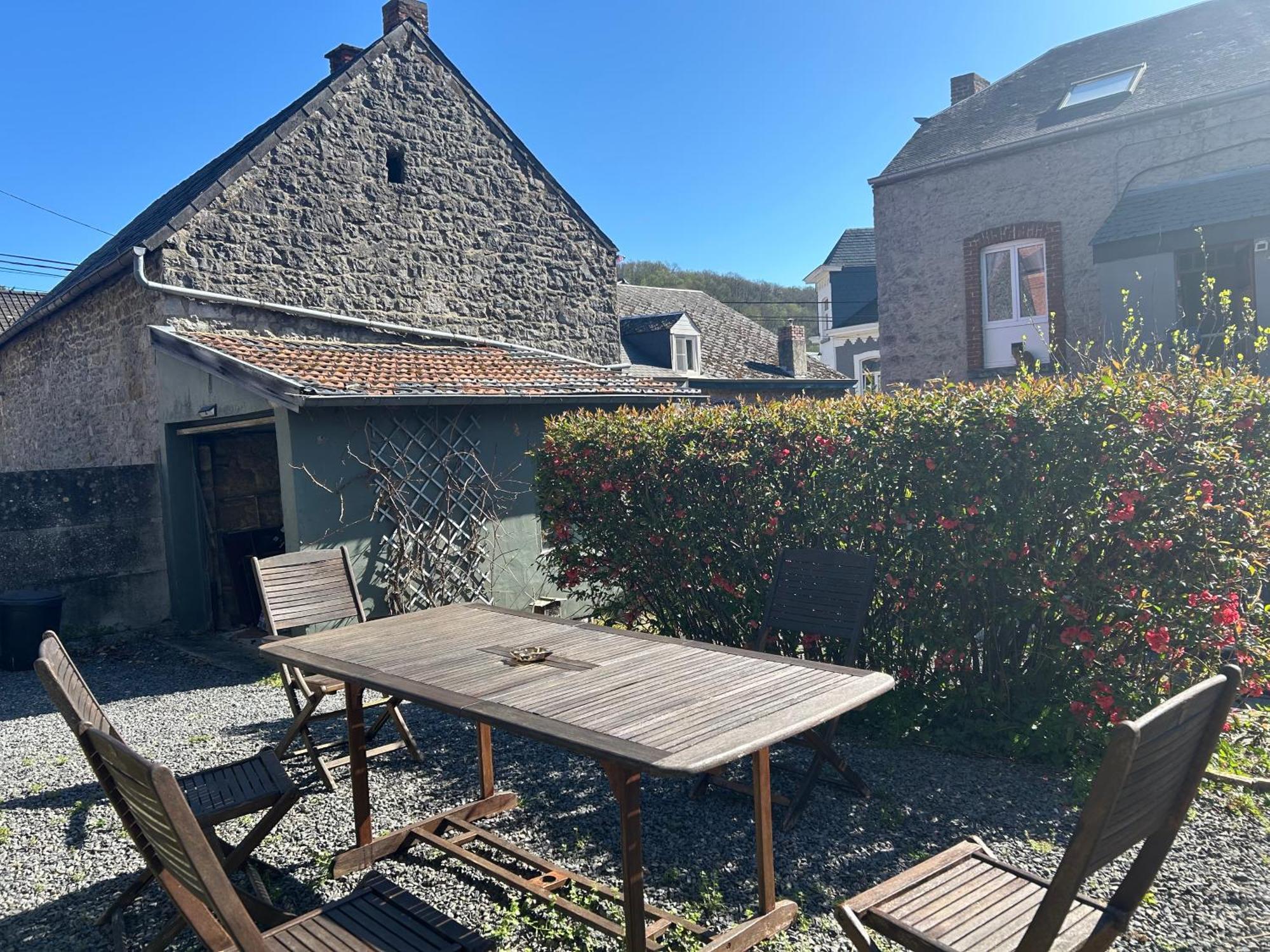 Apartamento 2Pas2Meuse Waulsort Exterior foto